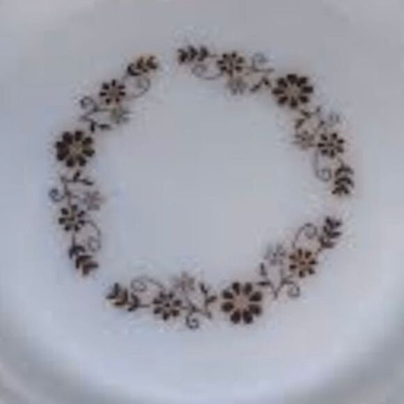 Vintage Dynaware Pyr-o-rey Brown Daisy Pattern Milk Glass Pie Plate - Picture 3 of 4